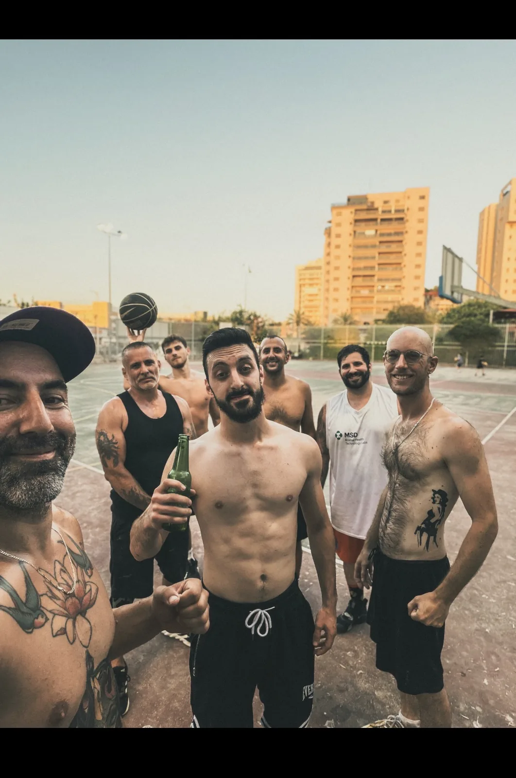 בר סרוסי עם קבוצת מתאמנים